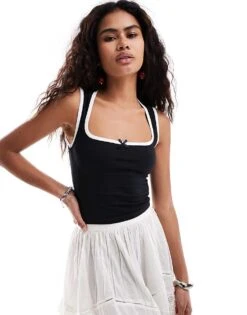 Motel Shinju Scoop Neck Top In Black And White For Women Black/white