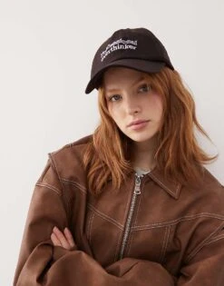 Motel Slogan Cap In Bitter Chocolate For Women