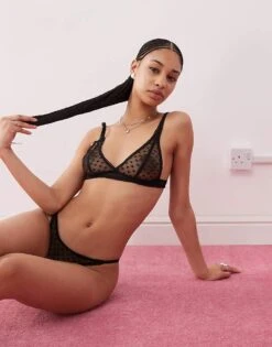 MOTEL HEART LACE SET IN BLACK