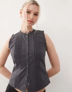 Motel Yara Pintuck Fitted Blouse In Charcoal Grey For Women