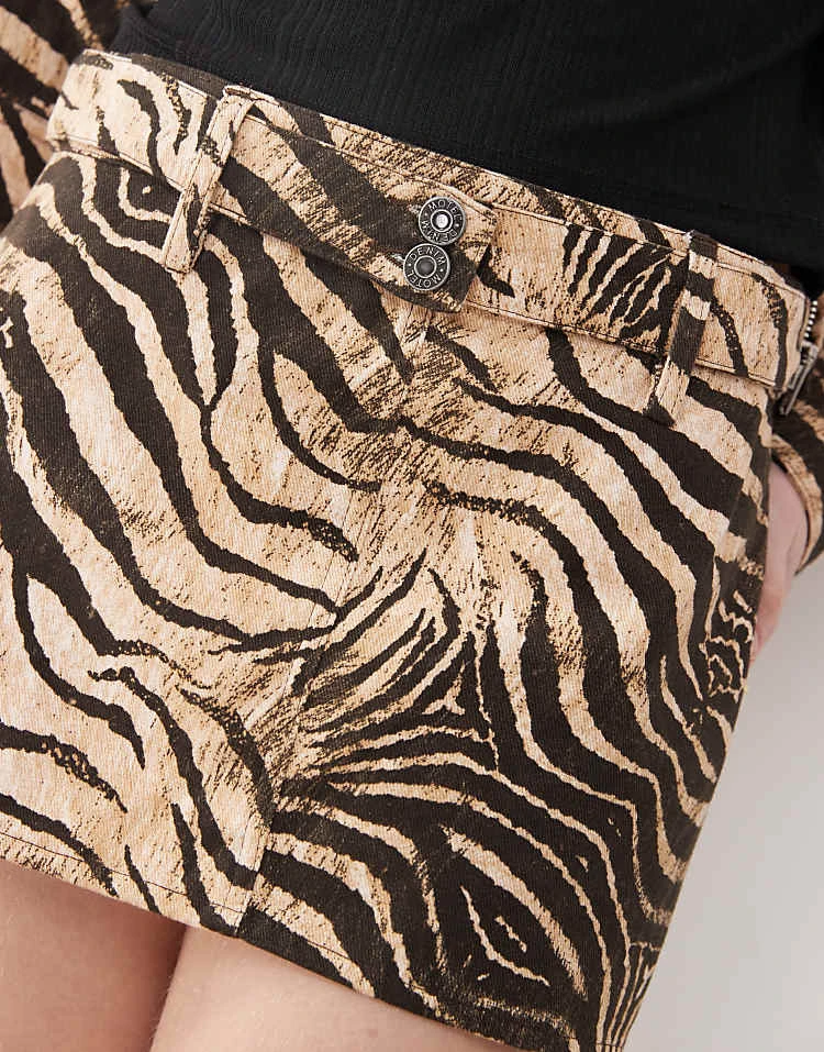 Motel Oiwa Wild Animal Mini Skirt Co-ord In Cream And Brown For Women Cream/brown - Image 4