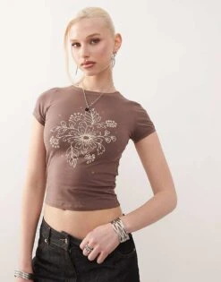 Motel Sutin Floral Sequin Baby T-shirt In Nutmeg For Women Nutmeg Floral